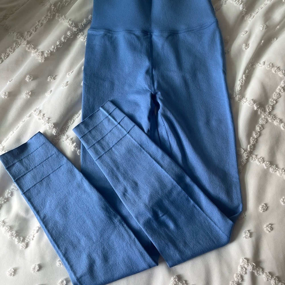 Sculpt kit by fabletics size small